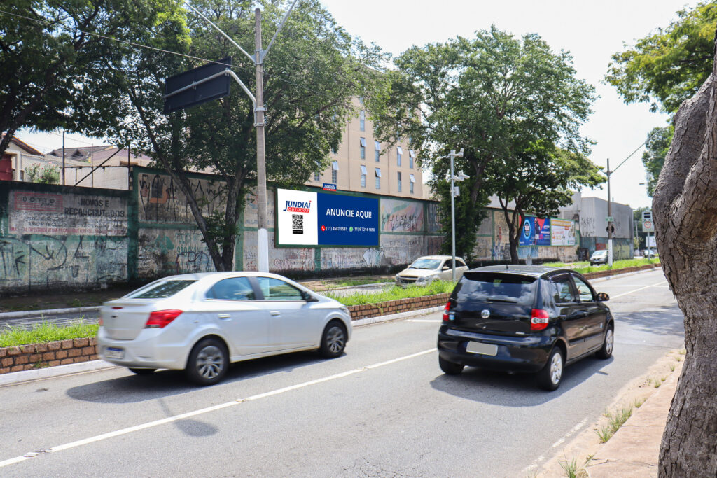 Av. Dos Ferroviários em frente ao Sororoca Jundiaí - sentido supermercado Assaí e supermercado Tauste (Jundiaí)