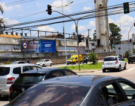 Av. Antonio Frederico Ozanan com Av. Padre Ângelo Cremoneti - Entrada túnel Av. dos Ferroviários (Jundiaí)