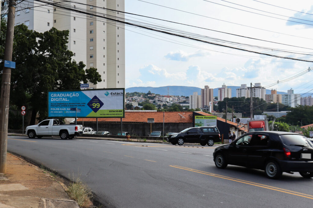 Rua Itirapina, rotatória sentido Paço Municipal (Jundiaí)