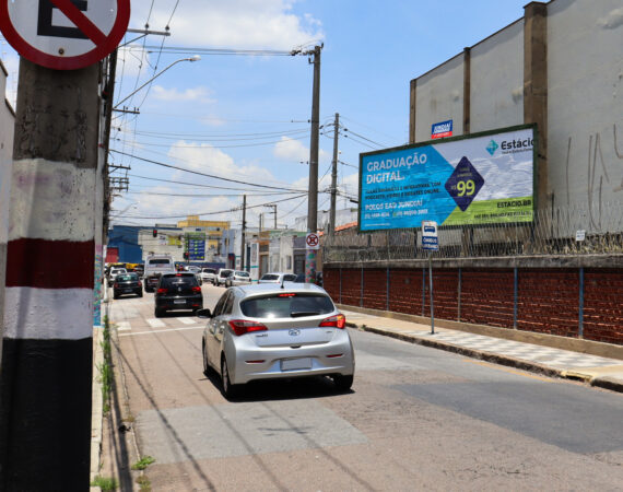 Rua Carlos Gomes - final sentido Bairro Ponte São João e Supermercado Atacadão (Jundiaí)