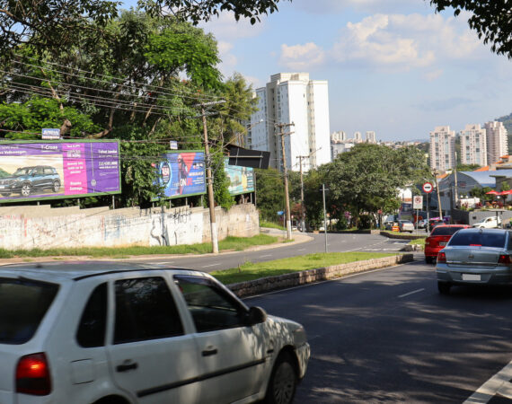 Av. Osmundo dos Santos Pellegrini, 700 - Jardim Trevo Próximo ao supermercado Boa-01 (Jundiaí)