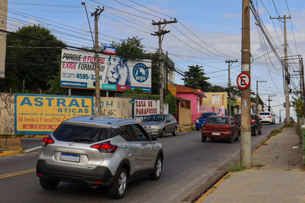 Av. Duque de Caxias, sn - Centro - Várzea Paulista Esquina com a Celestino Castroviejo