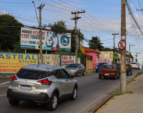 Av. Duque de Caxias, sn - Centro - Várzea Paulista Esquina com a Celestino Castroviejo