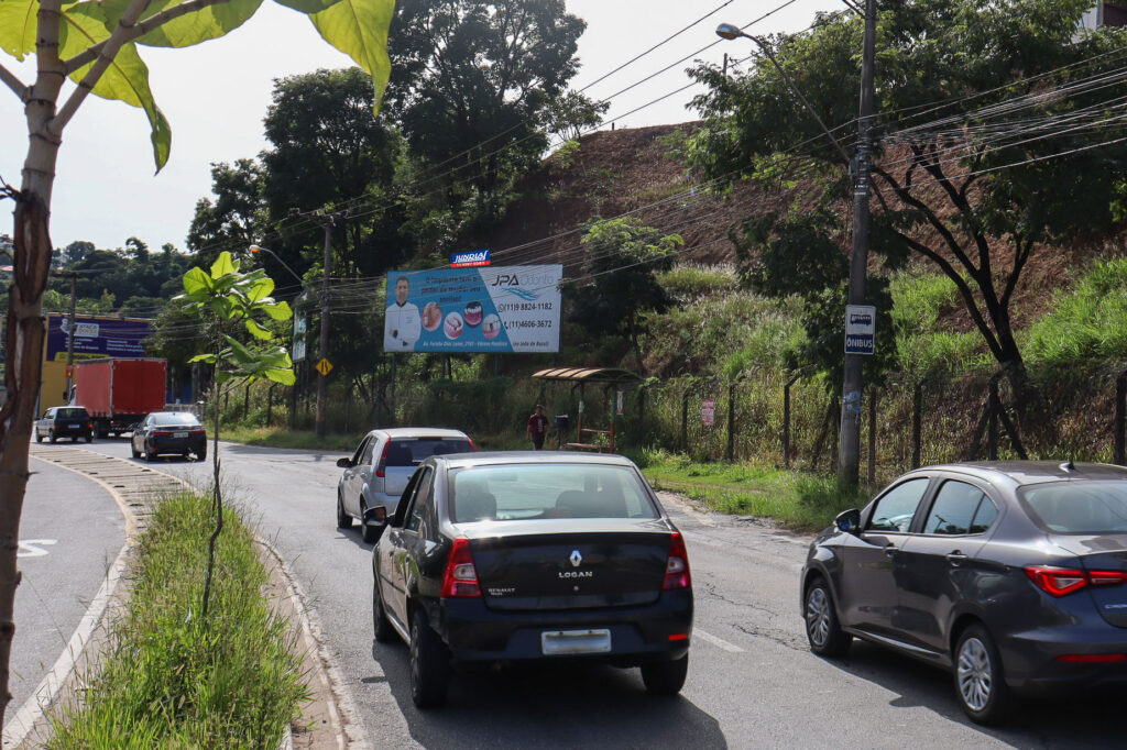 Av. Duque de Caxias, sn - Próximo ao Coopercica - Sentido Várzea Paulista