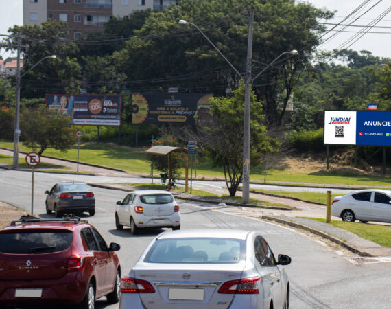 Av. Antonio Pincinatto sn Rotatória sentido Bairro Eloy Chaves-02 (Jundiaí)