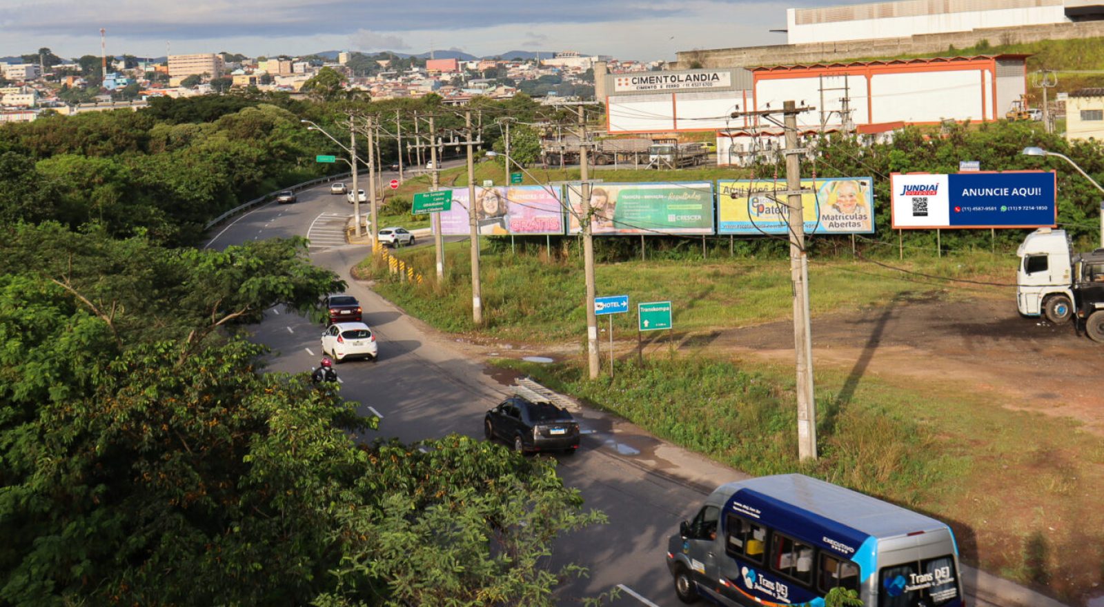 Av. Marginal do Rio Jundiaí sn (Entrada Várzea Paulista)